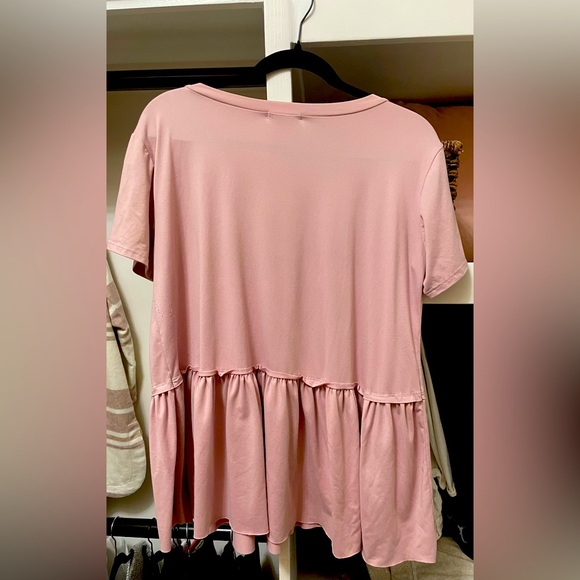Sweet and soft pink boutique top. - Picture 1 of 3